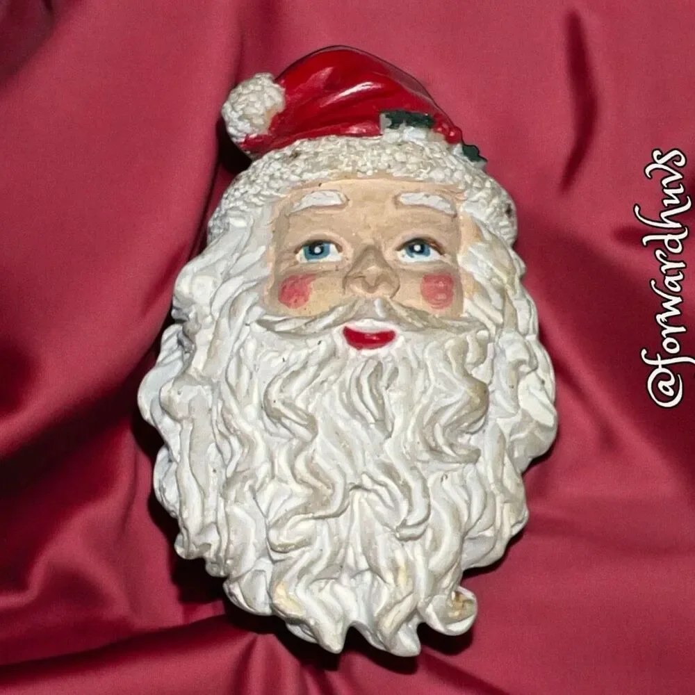 Vintage Santa Claus Brooch - Festive Holiday Cheer